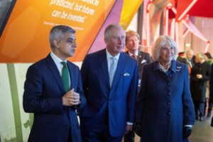 Πρίγκιπας Κάρολος για κορονοϊό: Κανείς μας δεν μπορεί να πει πότε αυτό θα τελειώσει