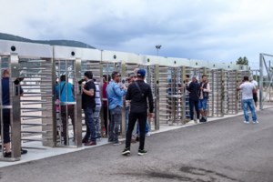 Ναυάγιο στην Πύλο: Εντοπίστηκαν δύο ακόμα σοροί - Ανήκουν σε άνδρες - Στους 80 ο επίσημος αριθμός των νεκρών - εικόνα 2