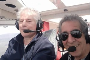 Χανιά: "Παρακολουθούσα το στίγμα του στο κινητό και είδα ότι ήταν χαμένο" - Λύγισε ο γιος του πιλότου του αεροσκάφους