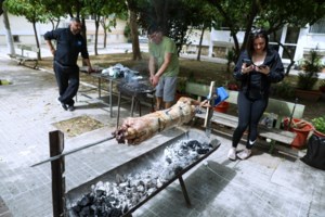 Κορονοϊός: 500 παραβάσεις, πρόστιμα και δύο συλλήψεις το Μεγάλο Σάββατο - εικόνα 2