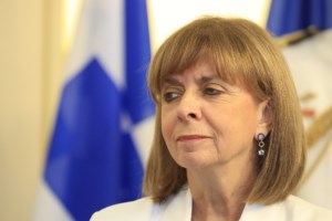 Ύψιστη τιμή στον Σταύρο Ξαρχάκο από την ΠτΔ: Του απένειμε το παράσημο του Ανώτερου Ταξιάρχη Τάγματος της Τιμής