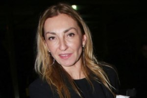 Εφτασαν τα Χριστούγεννα στο σπίτι του Αποστόλη Τότσικα και της Ρούλας Ρέβη - εικόνα 2