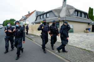 Σοκ στο Βατικανό: Άντρας με κουζινομάχαιρο φώναζε "Θα σας σκοτώσω όλους"