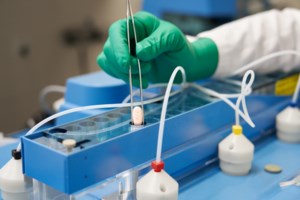 Παγώνη: Πώς ζήσαμε την επίθεση με μαχαίρι και βενζίνη από γιο ασθενούς στο Νοσοκομείο Γεννηματάς