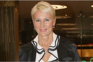 Η Νατάσα Παζαΐτη αμέσως μετά το χειρουργείο: Συγκινεί η φωτογραφία με την ασθενή της - εικόνα 3