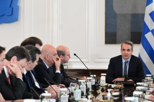 Στις 11:30 ανακοινώνεται η νέα σύνθεση της κυβέρνησης - Οι νέοι υπουργοί και ποιοι φεύγουν - Αναβάλλεται το υπουργικό