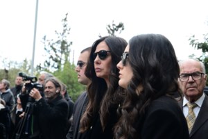 Η Πισπιρίγκου αποχαιρέτησε με λυγμούς τον Αλέξη Κούγια: Σε βαριά ατμόσφαιρα η δίκη για τους θανάτους Μαλένας και Ίριδας