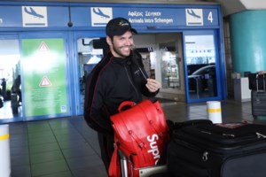 Καταπέλτης ο Γιώργος Τσαλίκης μετά το "άδειασμα" του ΣΚΑΪ - Έδωσε στη δημοσιότητα το video από την υπογραφή του συμβολαίου!