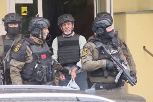 Πρώτη εμφάνιση του Ρόμπερτ Φίτσο μετά την απόπειρα δολοφονίας του- "Τον συγχωρώ"