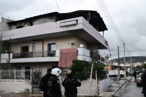 Οκτώ τραυματίες και 150 εγκλωβισμένοι σε μεγάλη πυρκαγιά στο Παγκόσμιο Κέντρο Εμπορίου του Χονγκ Κονγκ - εικόνα 4