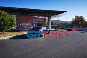 Κορονοϊός: Αντιπρόεδρος της Βουλής και βουλευτής του ΚΚΕ ζητά άδεια για να εργαστεί εθελοντικά ως γιατρός κατά του κορονοϊού