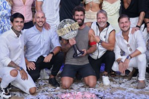 Εξαλλος ο νικητής του Survivor: Τι απαντά σε όσους τον κατηγορούν ότι δεν έδωσε τα λεφτά για τα παιδιά με καρκίνο