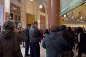 Θεσσαλονίκη: Ελεύθεροι οι προσαχθέντες της επίθεσης στη συγκέντρωση κατά της τρανσοφοβίας