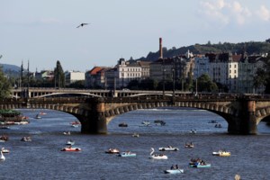Σε κλοιό κορονοϊού και η Σερβία: Νόσησαν ο υπουργός Άμυνας και η πρόεδρος της Βουλής