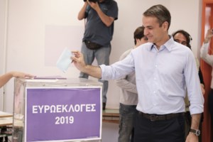 Νέες κινητοποιήσεις σήμερα από τους αγρότες: Πού θα στήσουν μπλόκα - Συνάντηση Μητσοτάκη και με τους Συνεταιρισμούς
