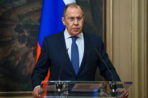 Θεσσαλονίκη: Επίσκεψη Σακελλαροπούλου στον χώρο συλλογής ανθρωπιστικής βοήθειας για την Ουκρανία [εικόνες] - εικόνα 3