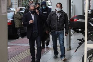 Έγκλημα στις Σπέτσες: Προφυλακιστέος ο 22χρονος κατηγορούμενος - "Ήμουν σπίτι μου", υποστηρίζει