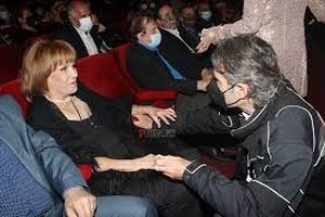 Μαίρη Χρονοπούλου: Δείτε την αδημοσίευτη φωτογραφία της με το τσιγάρο στο χέρι από το 1960 [Εικόνα] - εικόνα 2