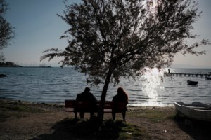 Καλοκαιρία σε όλη τη χώρα την Κυριακή: Αφρικανική σκόνη και ζέστη - Πότε αλλάζει το σκηνικό του καιρού