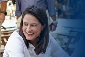 Nίκη Κεραμέως: Η διαφορετική εμφάνιση της υπουργού με skinny jeans και μπαλαρίνες [Εικόνες] - εικόνα 5