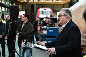 Τέμπη: Τρισάγιο στο σημείο της τραγωδίας από τους μηχανοδηγούς - "Καθημερινά περνάμε με το τρένο, δεν μπορούμε να ξεχάσουμε" - εικόνα 4