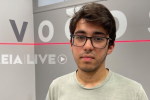 Με τον αριστούχο Ιρανό μαθητή μίλησε ο Μητσοτάκης: "Είσαι παράδειγμα και πηγή αισιοδοξίας"