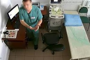 Ρόδος: Καταγγελίες σοκ για τον σάτυρο γυναικολόγο - "Έβαλε το χέρι του χωρίς να φορέσει γάντια" - εικόνα 3