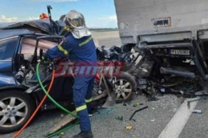 Πώς έγινε το τροχαίο με τους δύο νεκρούς στην Πατρών - Κορίνθου -"Άκουσε ένα γκαπ και είδε το ΙΧ καρφωμένο στο φορτηγό"