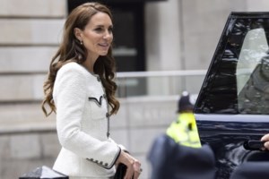 Δεύτερη δημόσια εμφάνιση για την Κέιτ Μίντλετον: Εντυπωσιακή και χαρούμενη στον τελικό του Wimbledon μαζί με την κόρη της Σάρλοτ