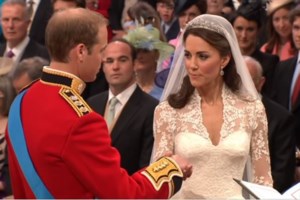 Τα νέα πορτρέτα του Γουίλιαμ & της Κέιτ: Τα ανοιξιάτικα look και το... κρυμμένο φόρεμα - εικόνα 19