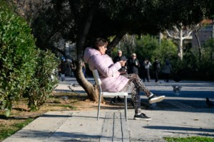 Πυκνή ομίχλη σκεπάζει την Λάρισα εδώ και μέρες - Αποπνικτική ατμόσφαιρα και αφόρητη υγρασία [εικόνες] - εικόνα 3