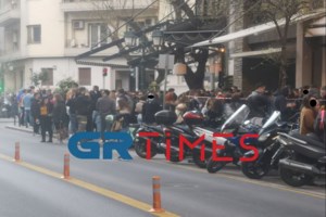 Lockdown... τέλος: Προκλητικά κορονοπάρτι στην Αθήνα στην Πλατεία Βαρνάβα, στην Πάτρα και στη Θεσσαλονίκη - εικόνα 2