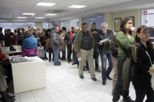 Aπό σήμερα η προκαταβολή του επιδόματος των 600 ευρώ στους ελεύθερους επαγγελματίες