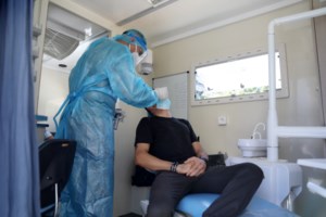 Κορονοϊός: Πρωταγωνιστεί η Αττική με 164 κρούσματα - Στο "κόκκινο" Θεσσαλονίκη, Κοζάνη, Ιωάννινα και Λάρισα - εικόνα 2