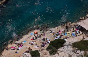 Πλαζ Βουλιαγμένης: Τα μεγάλα ονόματα που τη διεκδικούν για τα επόμενα τριάντα χρόνια