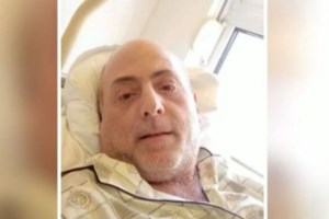 Ο Σεφερλής έδωσε τέλος στη διαμάχη με τον Λαμπάτο: Του δίνει ρόλο στη νέα του παράσταση, σταματάει την κατάσχεση