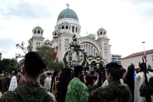 Κορονοϊός - Πάτρα: Γέννα 16χρονης έβαλε σε καραντίνα 10 γιατρούς και νοσηλευτές του Πανεπιστημιακού Νοσοκομείου - εικόνα 2