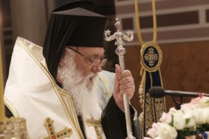 Ελπιδοφόρος Αμερικής: Αφήστε το φως να φωτίσει τις καρδιές σας