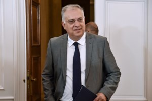 Μηταράκης: "Σημαντικές ανακολουθίες" δείχνουν τα στοιχεία για τους 38 μετανάστες στον Έβρο - Τι συνέβη με την 5χρονη