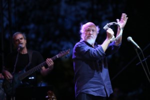 Διονύσης Σαββόπουλος: Η συγκινητική ανάρτηση για την αποφοίτηση του εγγονού του [Εικόνα] - εικόνα 2