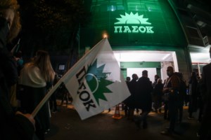 Ανδρουλάκης: "Ο Μητσοτάκης βλέπει την αυτοδυναμία να κουνάει το μαντήλι και ο Τσίπρας δεν έχει ελπίδα"