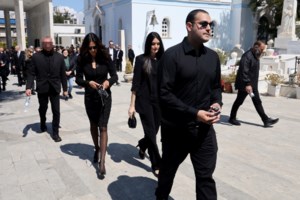 Αγκαλιασμένοι η Εύη Βατίδου και ο Χρίστος Κούγιας - Άφησαν πίσω τις διαφορές τους - εικόνα 2