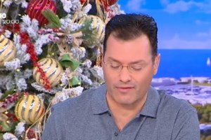 "Όχι, πάμε, συνεχίζουμε": Ο Νίκος Υποφάντης προσπέρασε πρωτοσέλιδο με τον τραγουδιστή [βίντεο]