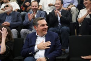 Μαρινάκης: "Αφού ο κ. Τσίπρας αποφάσισε να σπάσει τη σιωπή του, ας ασχοληθεί πρώτα με τα του οίκου του"