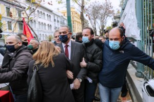 Γεωργιάδης: Δεν υπήρχαν νεκροί μέσα στο Πολυτεχνείο, αλλά σε δρόμους γύρω από αυτό