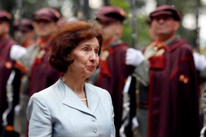 Ντόμινο αποδοκιμασιών για τη νέα πρόεδρο της Βόρειας Μακεδονίας: Αυστηρό μήνυμα από την Αθήνα, προειδοποιήσεις από τις Βρυξέλλες - εικόνα 2