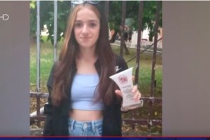 Αγρίνιο: Βουβός θρήνος στο τελευταίο αντίο στην 18χρονη Χαριτίνη - Λίγες ημέρες μετά την κηδεία του αδελφού της - εικόνα 2