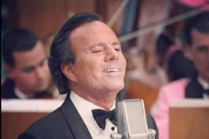 Χούλιο Ιγκλέσιας: Στο αρχείο οι καταγγελίες σε βάρος του λόγω "έλλειψης δικαιοδοσίας" της ισπανικής δικαιοσύνης