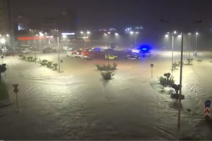 Κακοκαιρία Elias: Βούλιαξε ξανά ο Βόλος, χωρίς ρεύμα και νερό η πόλη - Εκατοντάδες απεγκλωβισμοί [εικόνες - βίντεο] - εικόνα 4