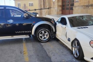 Ροδίτης παρίστανε τον δικηγόρο και εξαπατούσε μετανάστες